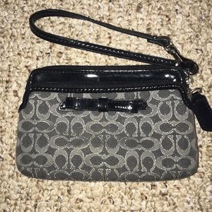 🖤NWOT COACH BOW WRISTLET GRAY/BLACK WITH SPARKLE